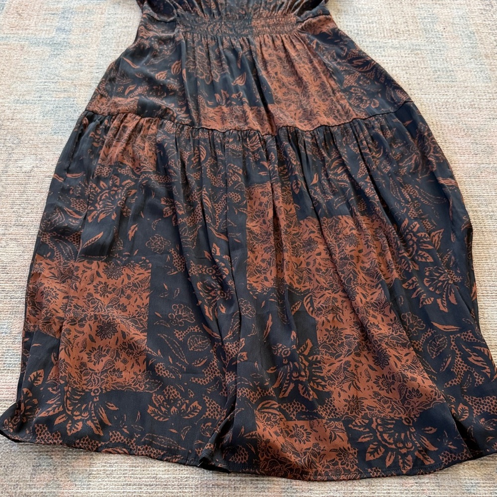 Avah Women's Black & Rust Floral Tiered Midi Dress size small - Picture 6 of 11